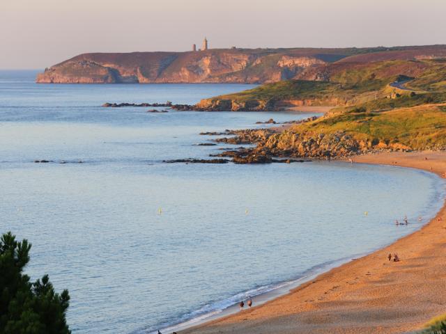 Plevenon, Le Cap Frehel au coucher de soleil, anse du Croas