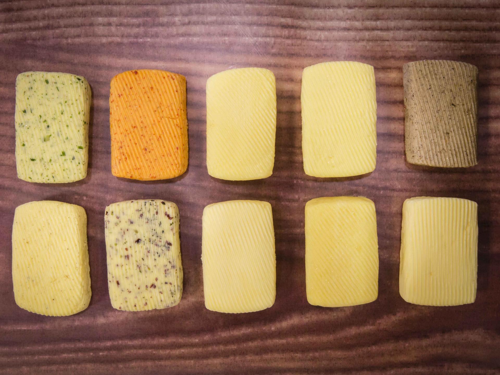 Ingrédients 2 de beurre non salé ramolli 16 onces de fromage à la crème ramolli (2