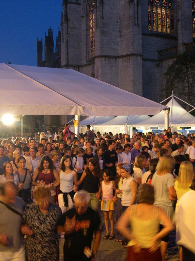 1-festival-de-cornouaille-fest-noz-place-st-corentin-3.jpg