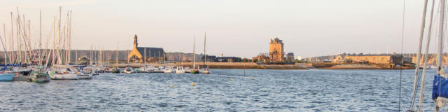 2-camaret-le-port-d-guillaudeau.jpg