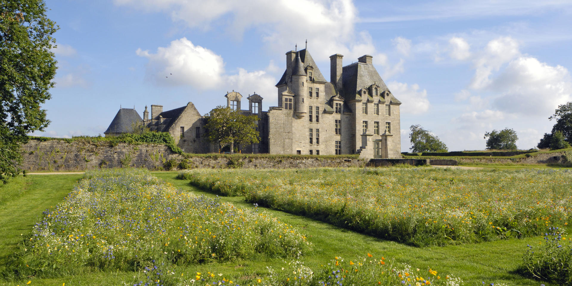 Le Chateau De Kerjean Brittany Tourism