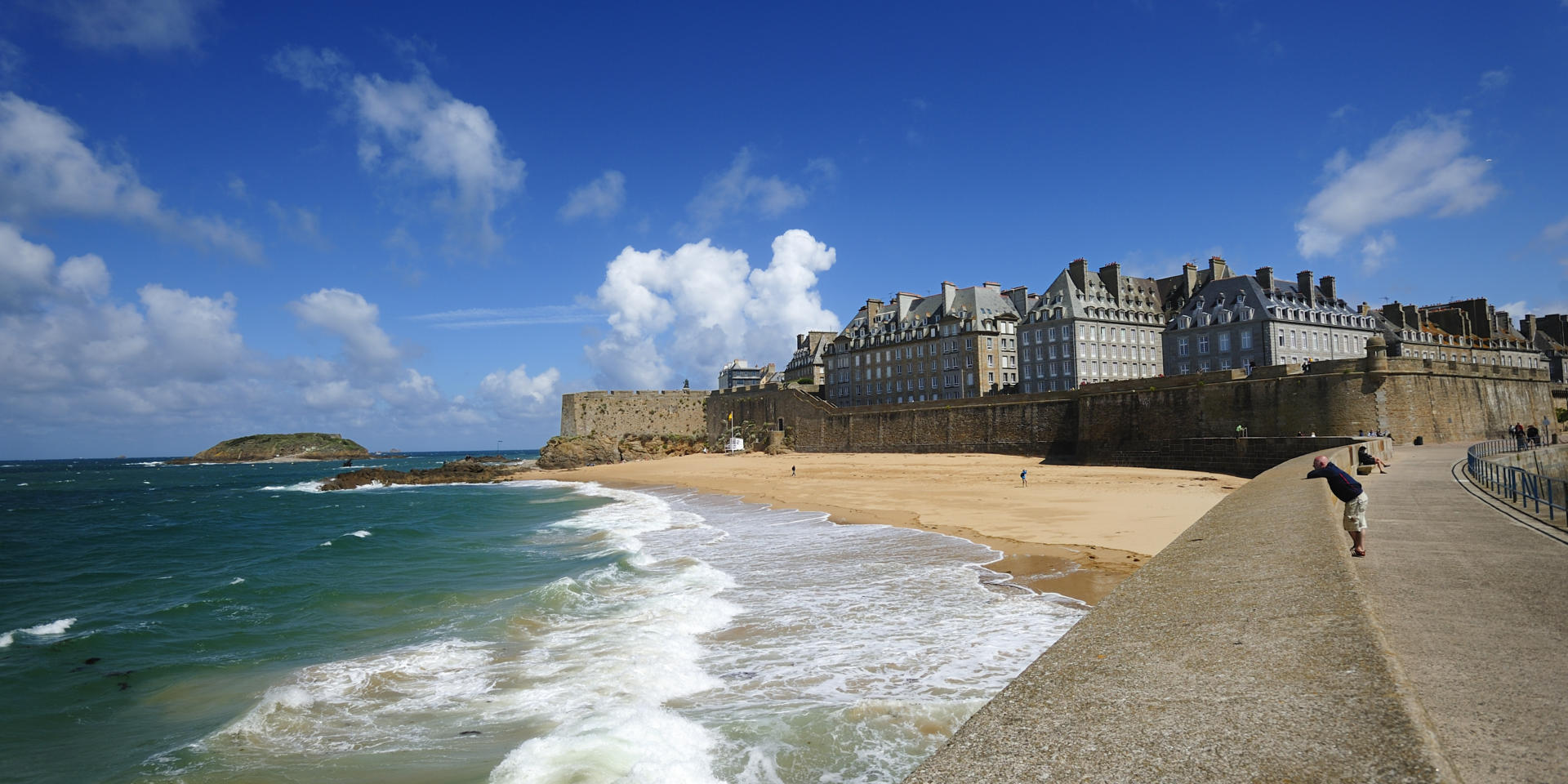 Сан сент. St malo Франция. Сен мало Бретань. Saint malo город. Бретань ла-Манш.