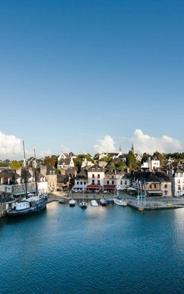 Vue sur Auray et son pont