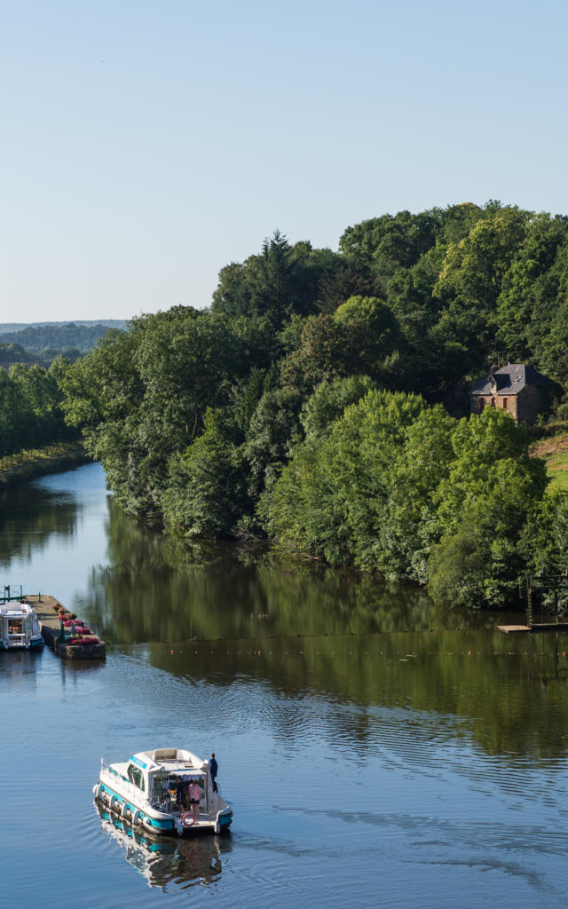 1-cluse-de-josselin-canal-de-nantes-brest-berthier-emmanuel.jpg