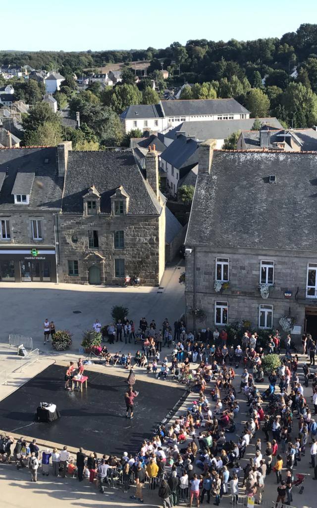 Plouaret Place Du Bourg
