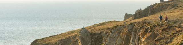 randonner-a-la-pointe-du-raz-1.jpg