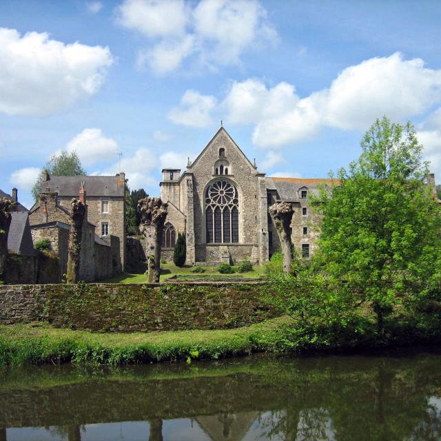 Vue de l'Abbaye de Léhon