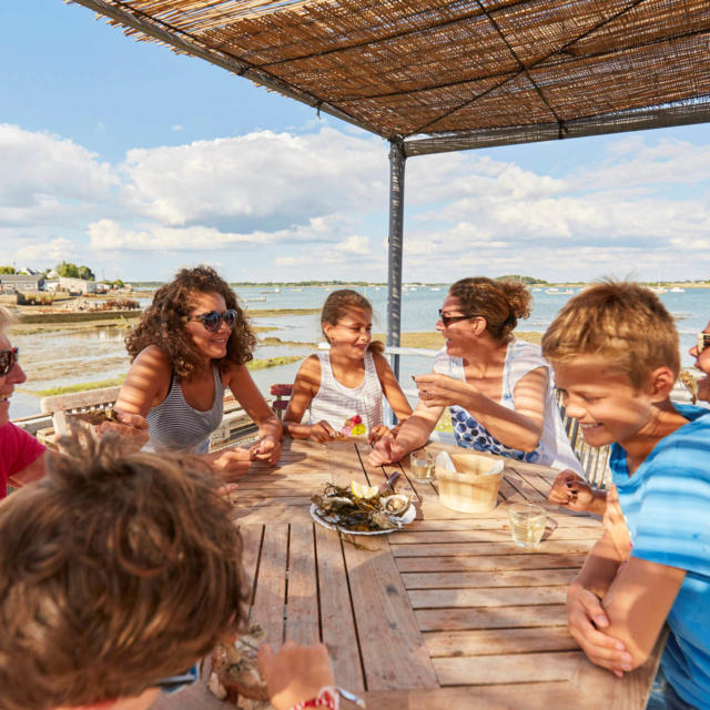 hutres-en-terrasse-en-famille-alexandre-lamoureux.jpg