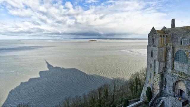 1-le-mont-saint-michel-le-rouge-marc.jpg