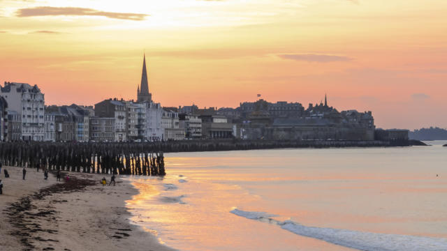 Au Rythme Des Marées Dans La Baie Du Mont Saint Michel