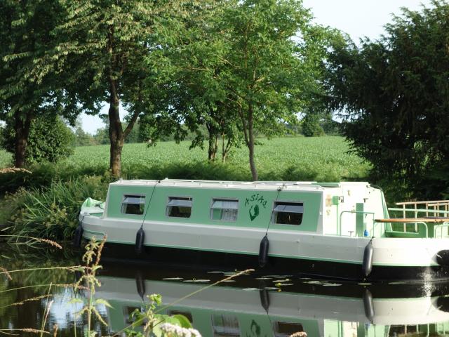 Narrow boat à Hédé-Bazouges_L'Ille Flottante