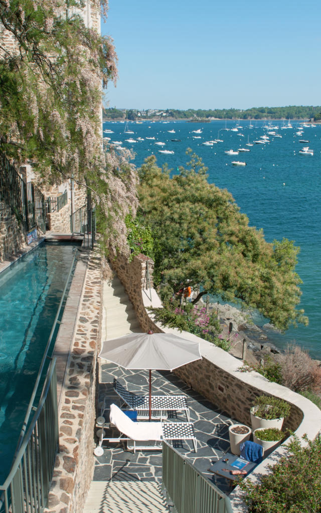 Piscine de l'hôtel Castelbrac