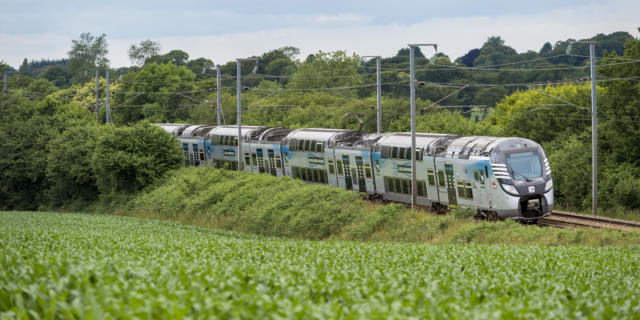 TER Bretagne dans la campagne