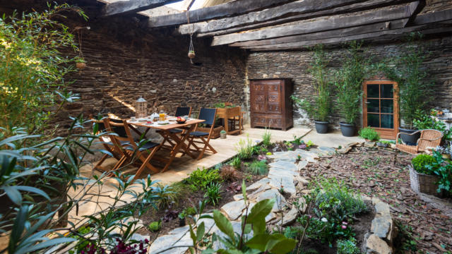 gite-jardin-intrieur-saint-congard-crdit-emmanuel-berthier-4.jpg