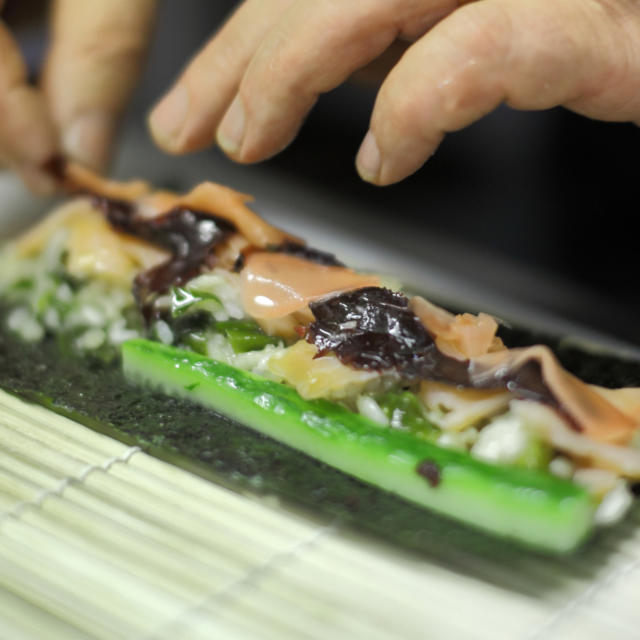 fabrication-de-maki-avec-algues-bretonnes-torset-pierre.jpg