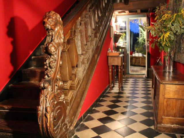 manoir-de-la-baronnie-escalier-saint-malo.jpg