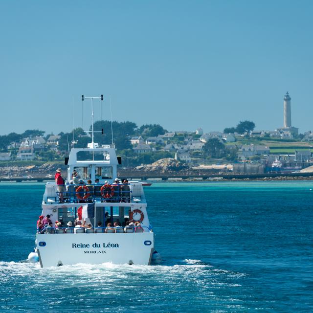 La reine du Léon naviguant sur les bords de l'ile de Batz
