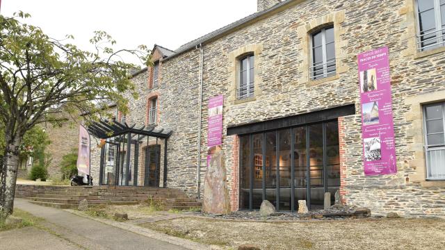 Saint-Just - Maison des mégalithes
