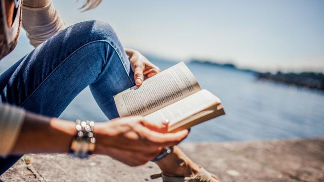 reading-925589-1.jpg