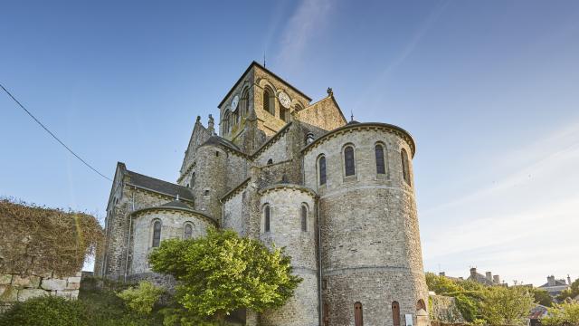 Saint-Aubin-du-Cormier - L'église