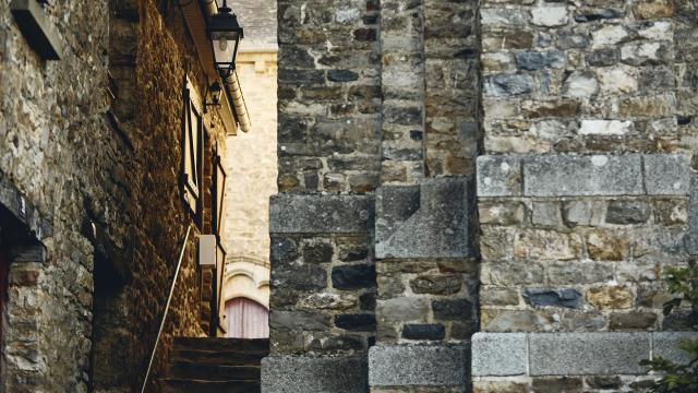 Saint-Aubin-du-Cormier - Une ruelle