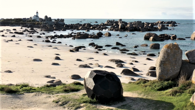 Pointe de Pontusval - L'Oeuf - Les Nouveaux Voisins