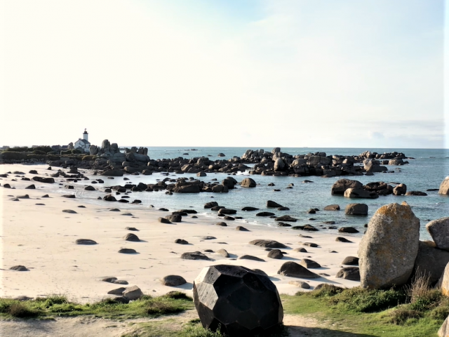Pointe de Pontusval - L'Oeuf - Les Nouveaux Voisins
