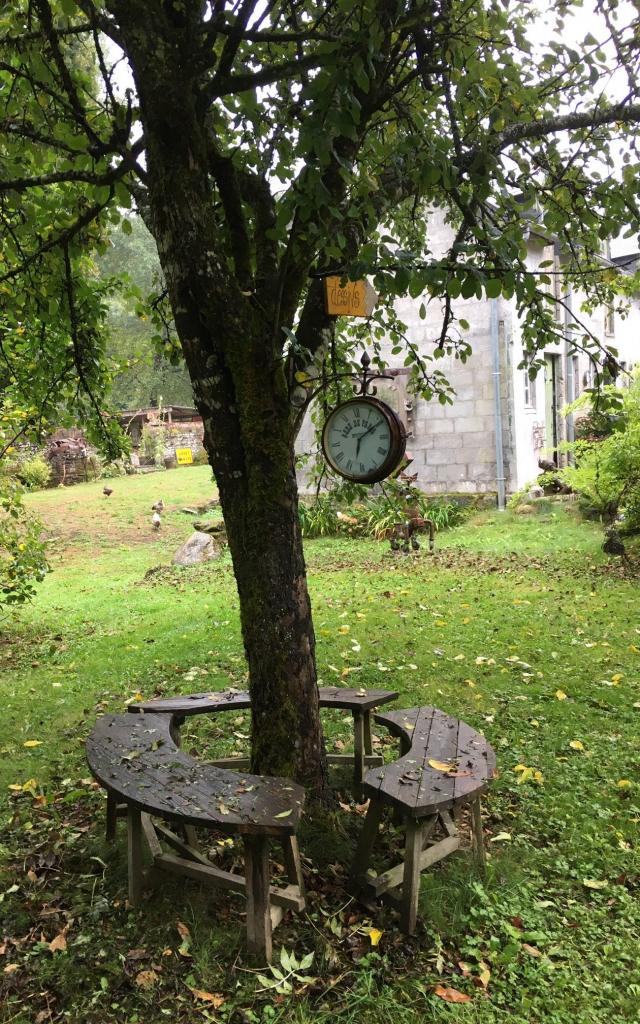 belle-ile-en-terre-domaine-papeteries-jardin-rotated.jpg
