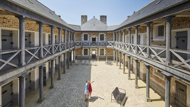 Centre D’art Gwin Zegal dans l'ancienne prison - Guingamp