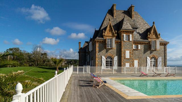 Crozon - Manoir De Rulianec - Façade et piscine