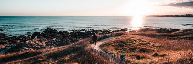 sentier-sur-la-cote-pays-de-lorient-teddy-verneuil.jpg