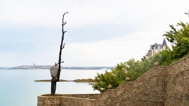Dinard - Giuseppe Penone - Il peso del vento (Le Poids du Vent), 2015 - Pinault Collection - Adagp, Paris 2021