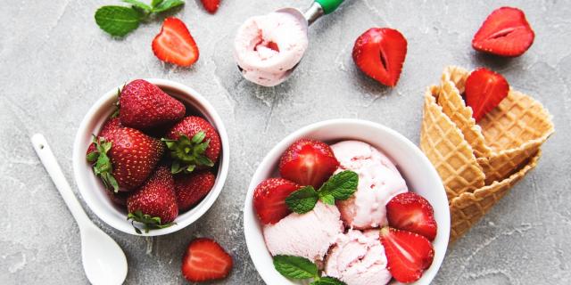 Fraises et glace à la fraise