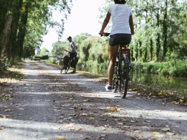 Bains-sur-Oust - à vélo à l'île aux Pies