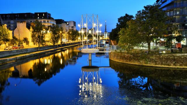 rennes-le-belvedere-des-freres-bouroullec-photo-franck-hamon.jpg