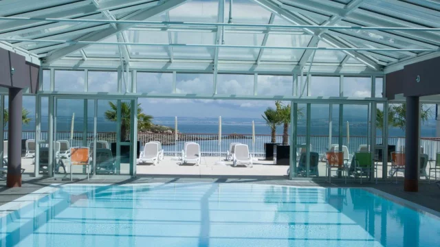 residence-le-coteau-et-la-mer---douarnenez-piscine-couverte.jpg