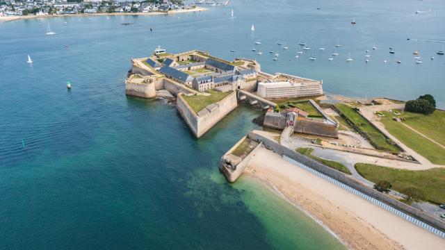 Port Louis Citadelle Et Plage Thibault Poriel