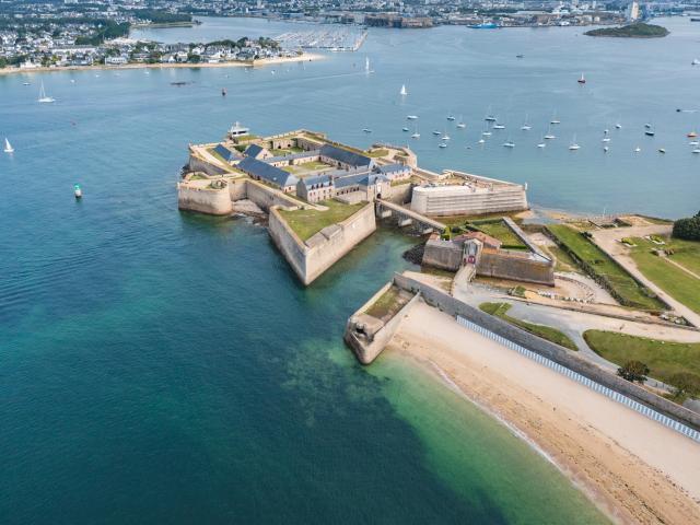 Port Louis Citadelle Et Plage Thibault Poriel