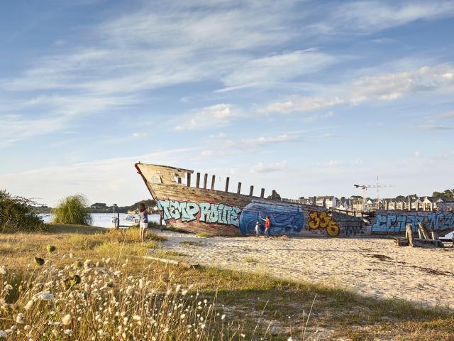 etel-cimetiere-de-bateaux-a-lamoureux-bd.jpg