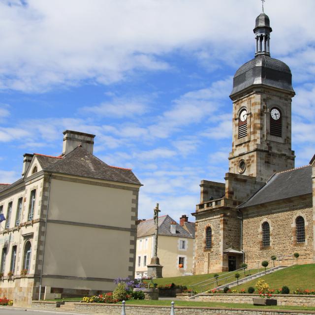 Mairie Eglise Pleine Fougères