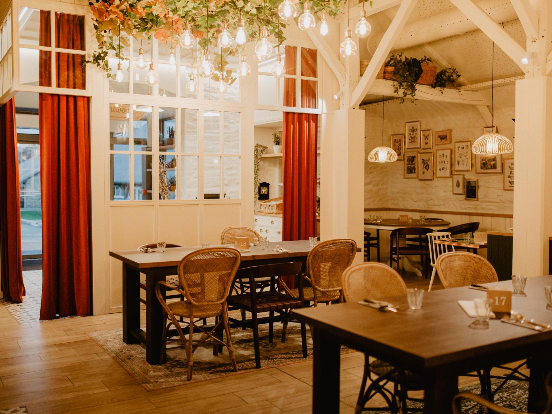 Restaurant Le Re Pere Pire Sur Seiche