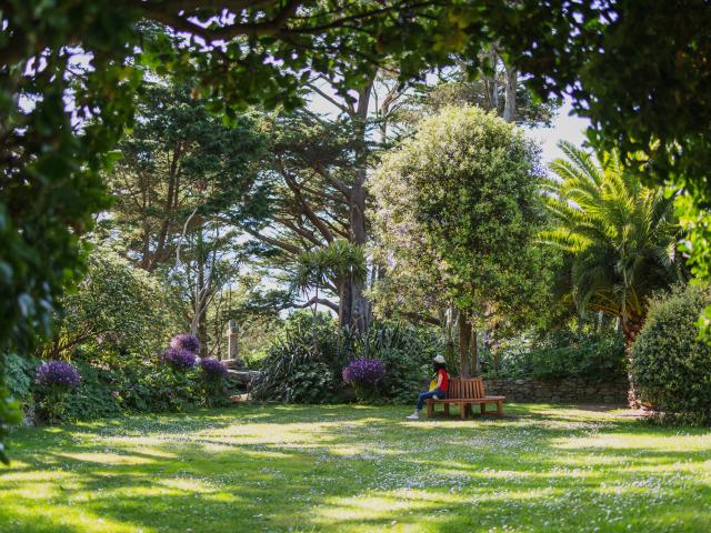 batz-jardindelaselle-e-berthier-para2.jpg