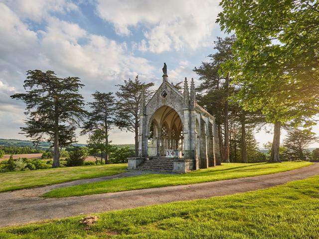 le-faou-chapelle-du-couronnement-a-lamoureux-para3.jpg