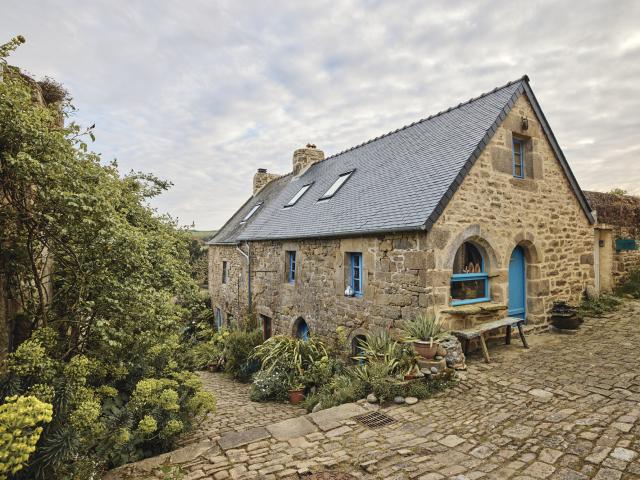 pontcroix-ruelle-a-lamoureux-para4.jpg
