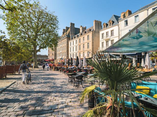 saint-malo-place-t-poriel-bd.jpg