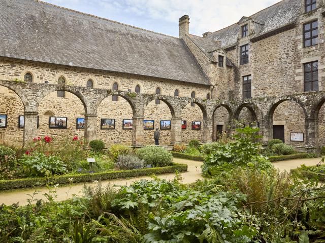 lehon-abbaye-a-lamoureux-galerie1.jpg