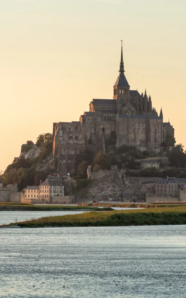 mont-saint-michel-emmanuel-berthier-bd.jpg