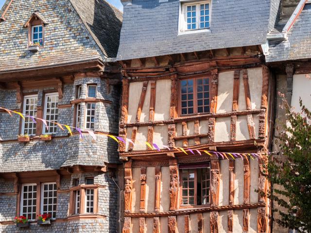 lannion-maisons-a-encorbellement-t-poriel-para2.jpg
