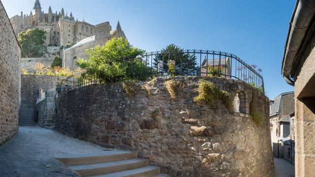 Mont-Saint-Michel_Ruelles_Emmanuel-Berthier.jpg