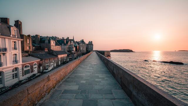 Saint-Malo - Le long des remparts